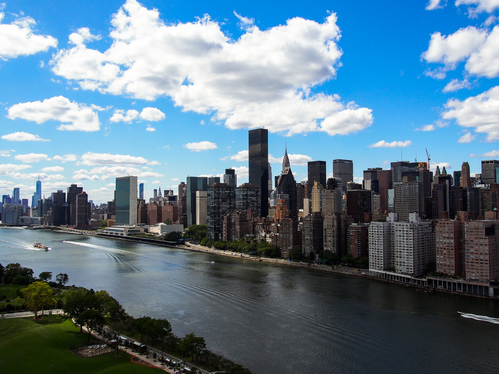 NYC Roosevelt Island Manhattan Skyline View